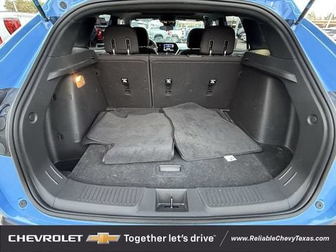 Used 2024 Chevrolet Trax RS w/ Sunroof Package FWD image 30