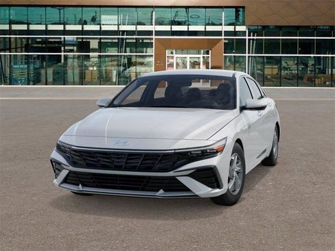 New 2026 Hyundai Elantra SE w/ Cargo Package image 6