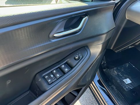 New 2025 Jeep Grand Cherokee Altitude image 15