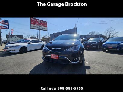 Used 2018 Chrysler Pacifica Limited w/ Advanced Safetytec Group