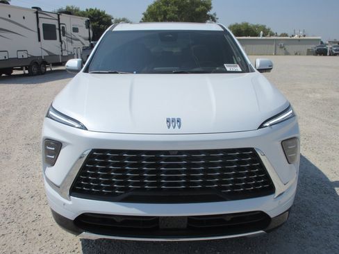 New 2026 Buick Enclave Avenir w/ Super Cruise Package image 11