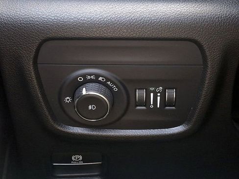 Used 2022 Jeep Grand Cherokee L Limited image 26