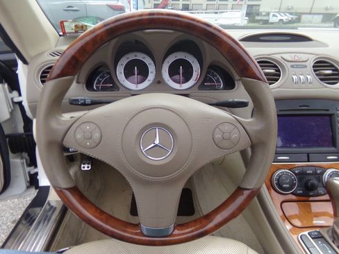 Used 2009 Mercedes-Benz SL 550 image 34