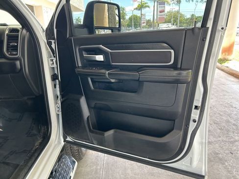 Used 2025 RAM 2500 Big Horn AWD/4WD image 34