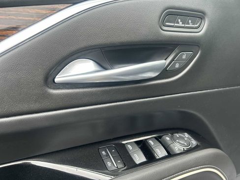 Used 2021 Cadillac Escalade Luxury image 22