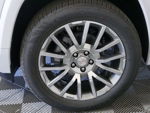 New 2026 GMC Terrain Denali w/ LPO, Black Badging Package image 12