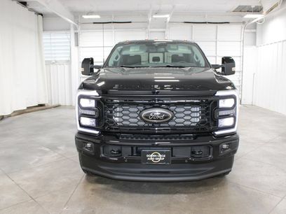 New 2026 Ford F250 Lariat w/ Black Appearance Package