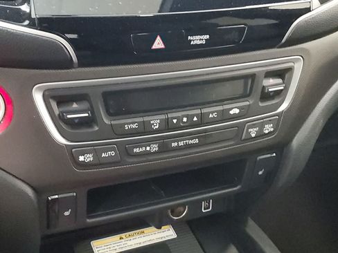 Used 2022 Honda Passport TrailSport image 32