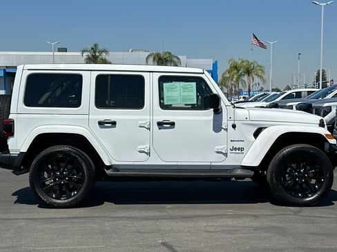 Used 2022 Jeep Wrangler Unlimited Sahara AWD/4WD image 3