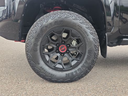 Used 2025 Toyota Tacoma TRD Pro AWD/4WD image 17