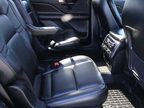 Used 2022 Lincoln Aviator AWD w/ Premium Package image 14