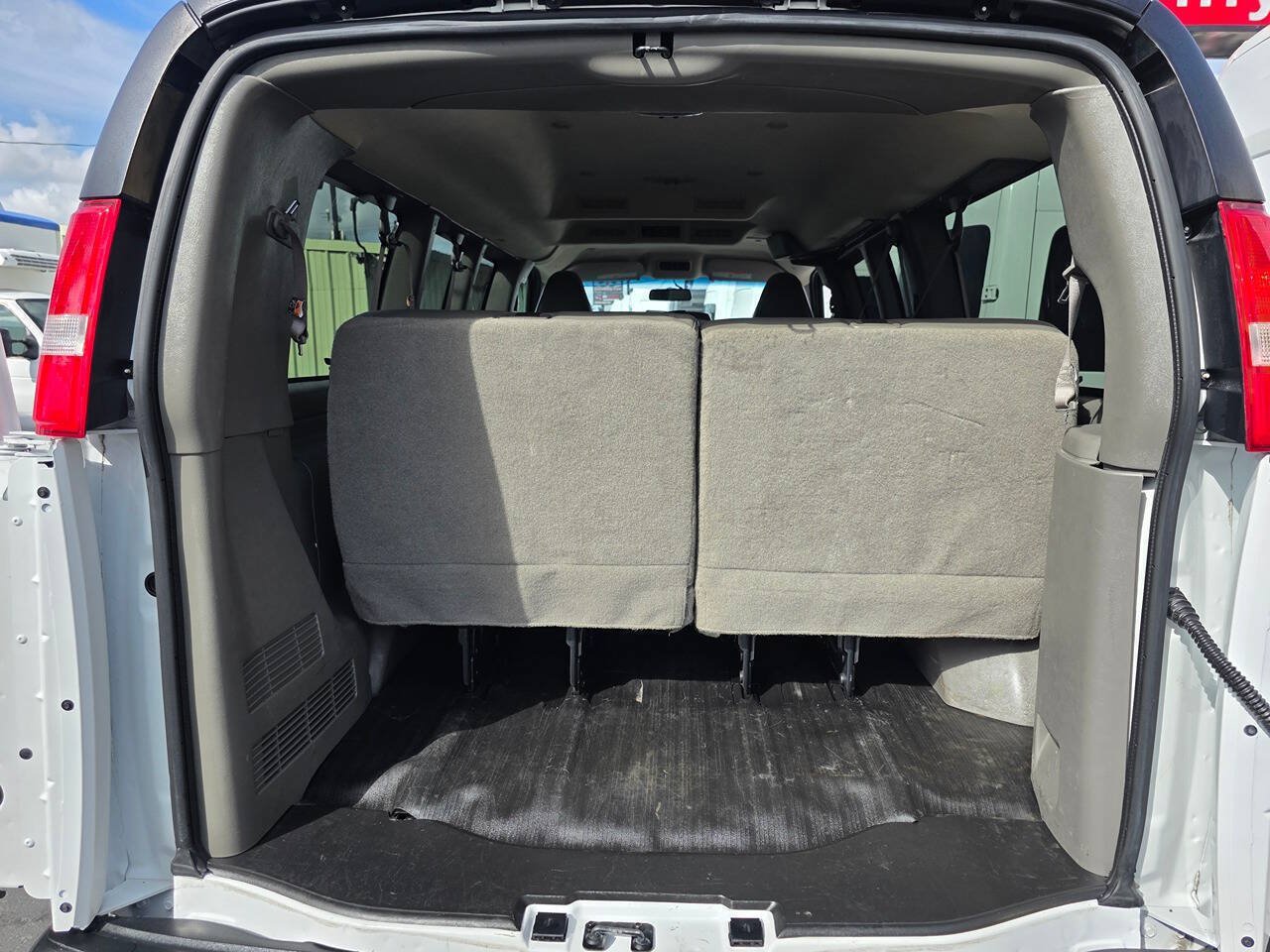 Used 2024 Chevrolet Express 3500 LS RWD image 21