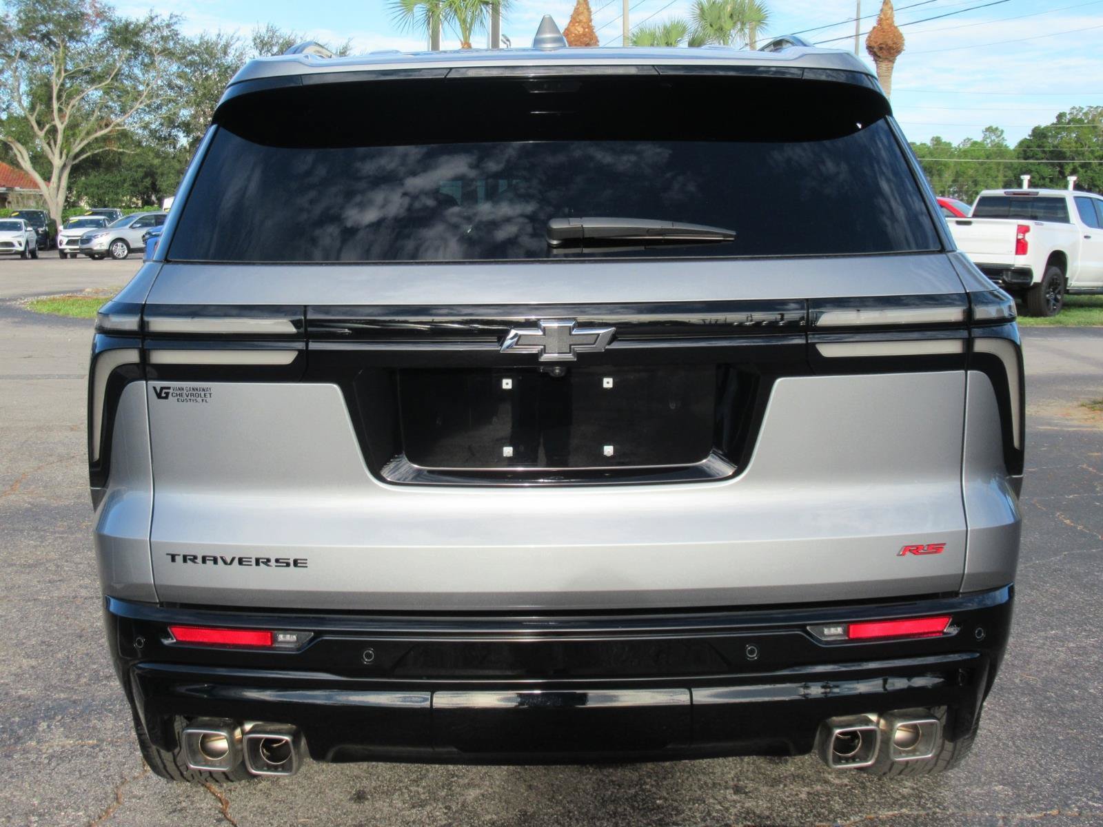 Used 2026 Chevrolet Traverse RS FWD image 8