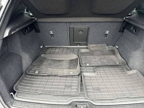 Used 2021 Volvo XC40 T5 R-Design w/ Advanced Package image 20