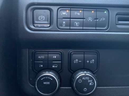 Used 2022 Chevrolet Tahoe RST w/ Luxury Package image 43