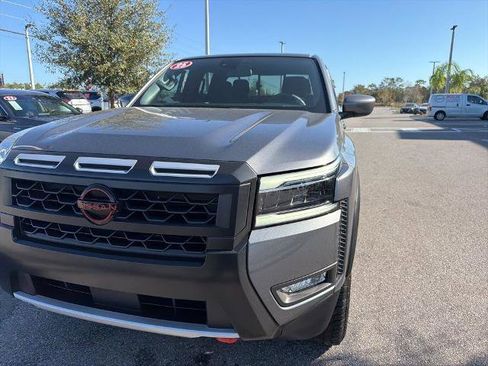 Certified 2025 Nissan Frontier Pro-X image 3