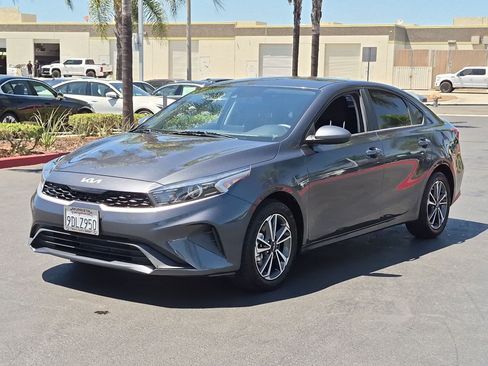 Used 2023 Kia Forte LXS FWD image 5