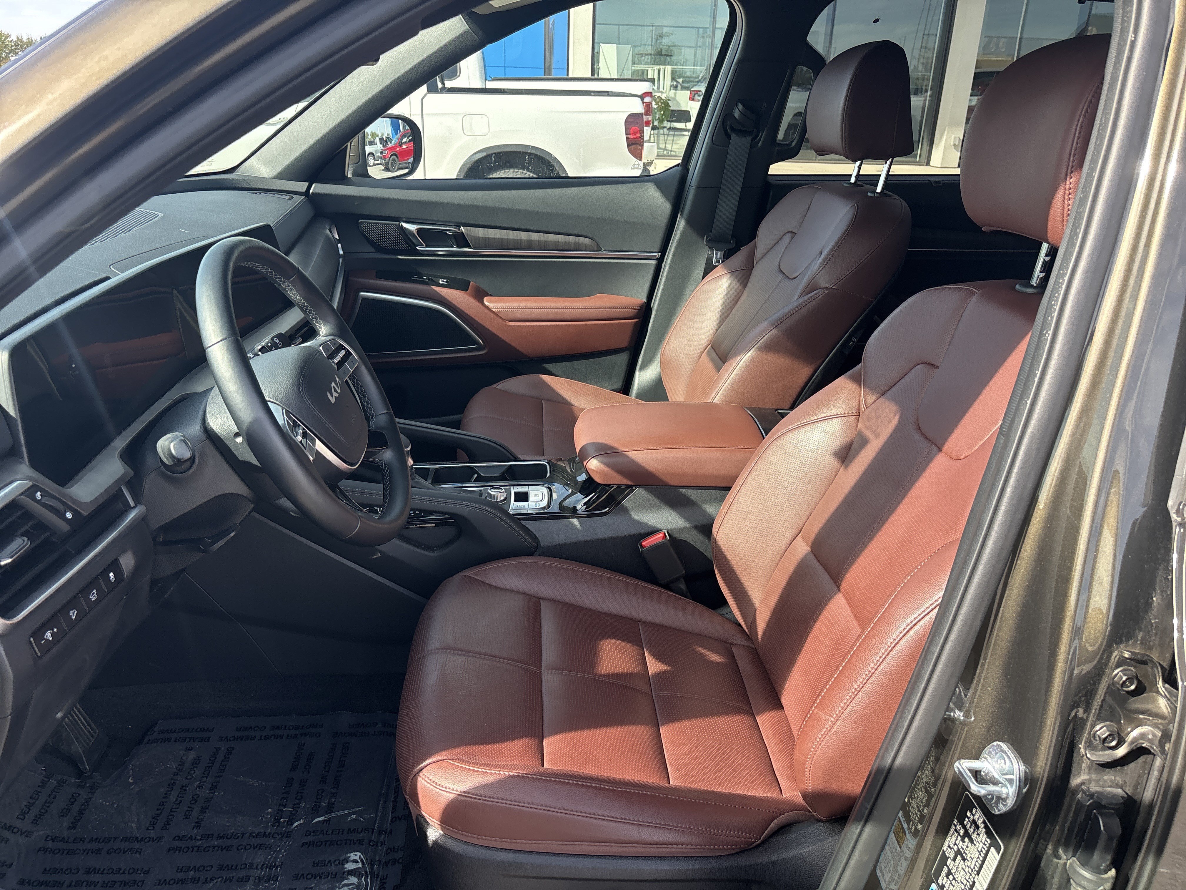Used 2024 Kia Telluride EX w/ EX Captain's Chair Package AWD/4WD image 10