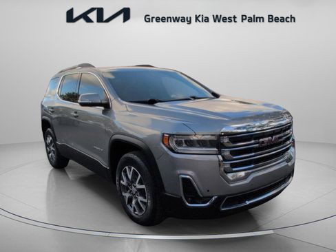 Used 2023 GMC Acadia SLT image 1