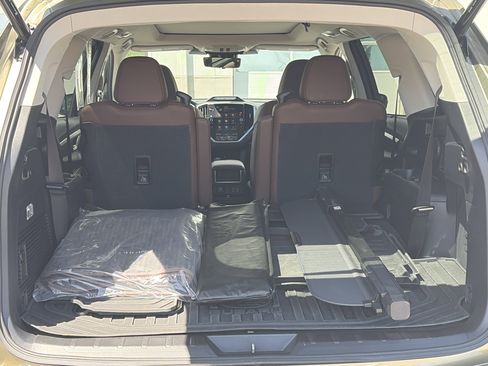 Used 2023 Subaru Ascent Touring AWD/4WD image 28
