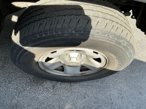 Used 2018 Toyota Tacoma SR w/ SR Convenience Package image 11