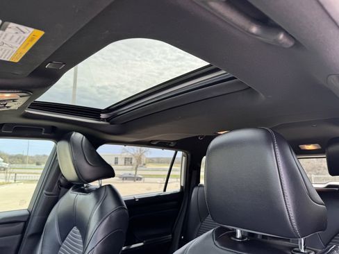 Used 2023 Toyota Highlander XSE image 25