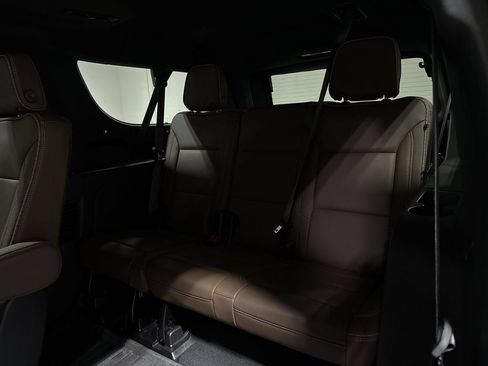 Used 2024 Chevrolet Suburban High Country w/ Premium Package AWD/4WD image 25
