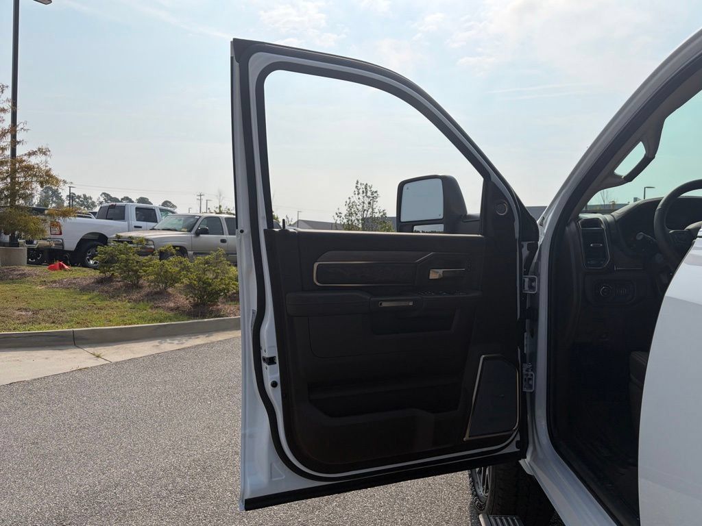 New 2026 RAM 3500 Longhorn AWD/4WD image 59