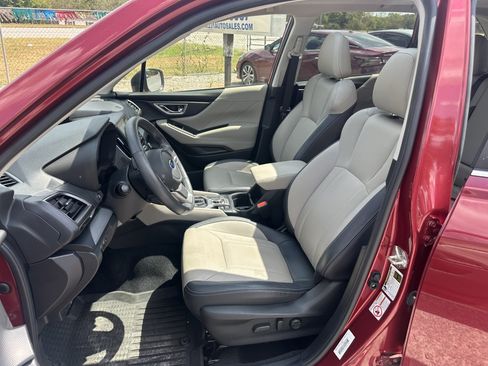 Used 2019 Subaru Forester Limited AWD/4WD image 17