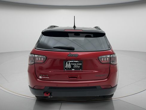 Used 2025 Jeep Compass Trailhawk AWD/4WD image 6