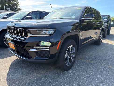 Used 2023 Jeep Grand Cherokee 4WD 4xe image 1
