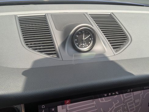 Certified 2025 Porsche Macan image 22