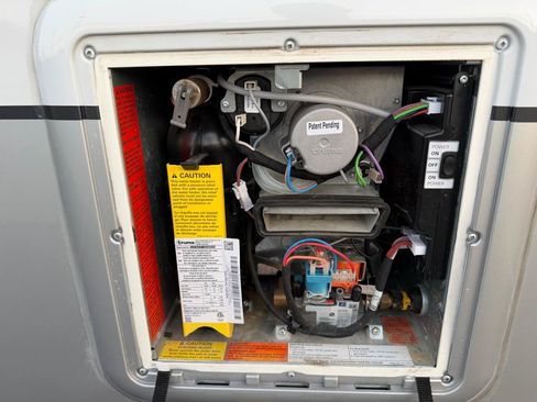 Used 2019 Mercedes-Benz Sprinter 170 image 43
