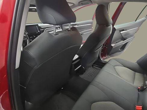 Used 2022 Toyota Camry LE FWD image 14