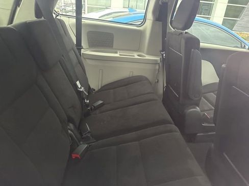 Used 2014 Dodge Grand Caravan SXT image 6