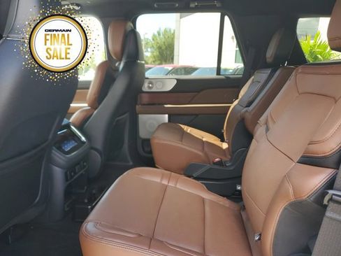 New 2024 Lincoln Navigator Reserve image 17