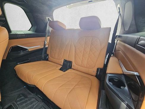 Used 2024 BMW X7 xDrive40i w/ M Sport Package AWD/4WD image 19