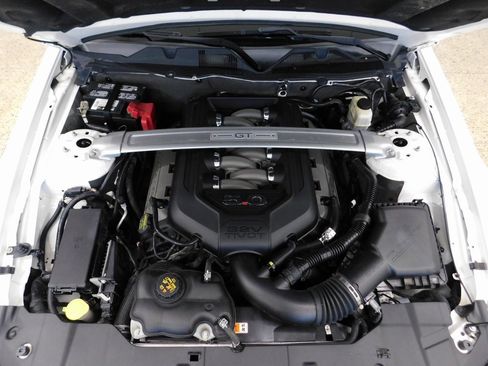 Used 2013 Ford Mustang GT Premium image 27