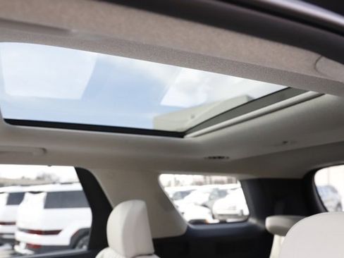 Certified 2025 Hyundai Palisade Limited image 16