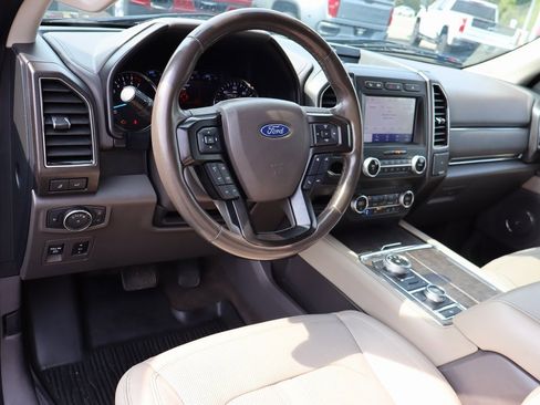 Used 2020 Ford Expedition Limited image 4