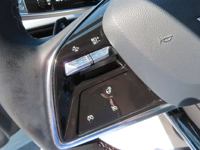 Certified 2024 Cadillac Lyriq Luxury AWD/4WD image 15