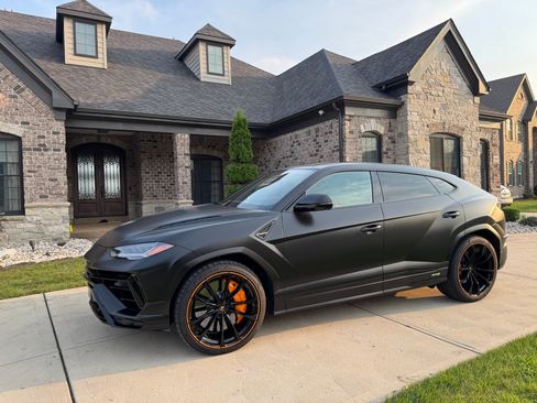 Used 2024 Lamborghini Urus S AWD/4WD image 5