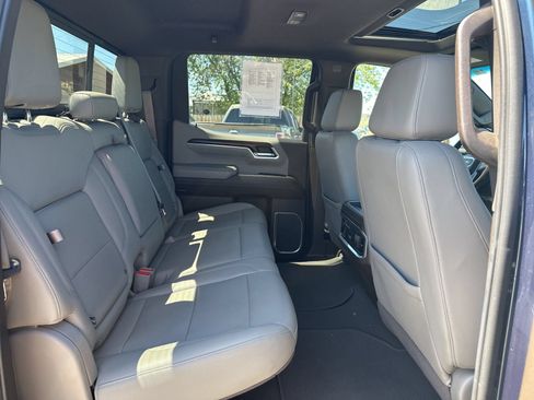 Used 2022 GMC Sierra 1500 SLT w/ SLT Premium Plus Package AWD/4WD image 33