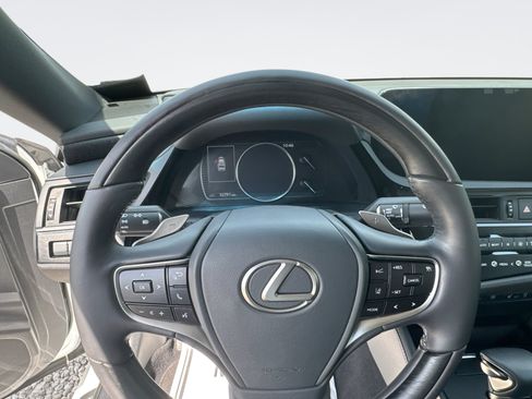 Used 2024 Lexus ES 300h Ultra Luxury w/ Accessory Package (Z2) FWD image 17