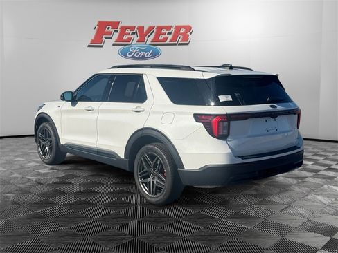 New 2026 Ford Explorer ST-Line w/ ST-Line Street Pack image 5