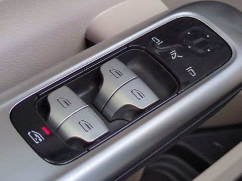 Used 2026 Mercedes-Benz C 300 Sedan image 24