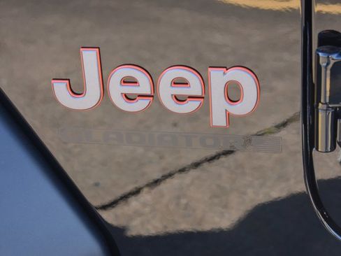 New 2026 Jeep Gladiator Mojave image 13