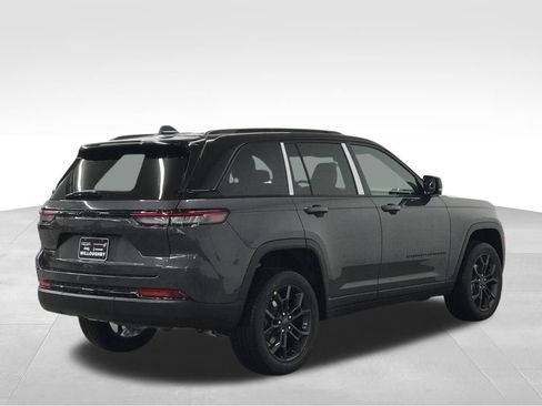 New 2025 Jeep Grand Cherokee Limited image 8