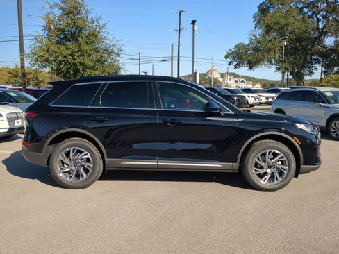 New 2026 Lincoln Corsair Premiere image 2