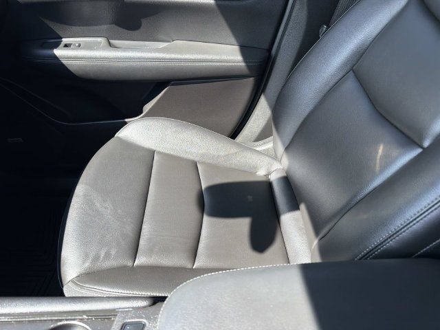 Used 2023 Cadillac XT6 Luxury w/ LPO, Floor Liner Package FWD image 21
